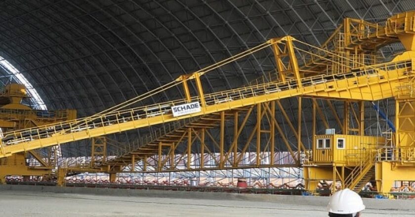 Erection of Schade stacker at the Vietnamese steel plant.